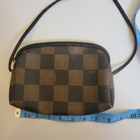 Fendi Vintage Cross Body Bag W/Logo - Authentic - Picture 13 of 15